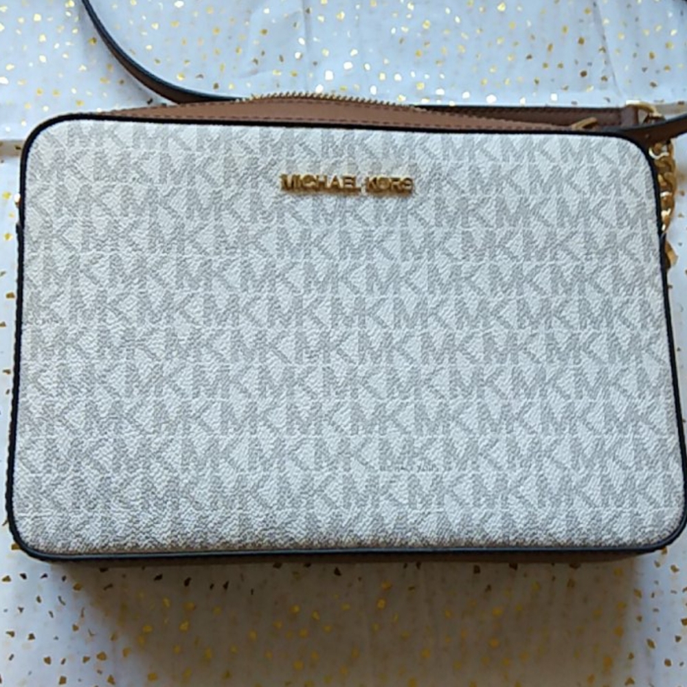 Michael kors crossbody